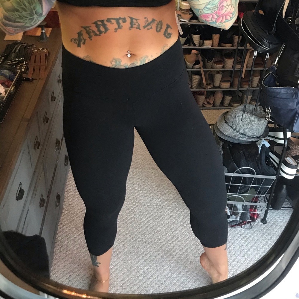 EUC LULULEMON Wunder Under Black Leggings